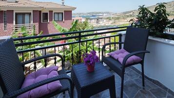 Habitació triple econòmica | Balcó