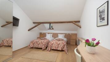 Chambre Double Classique, 2 lits une place | Bureau, espace de travail pour ordinateur portable