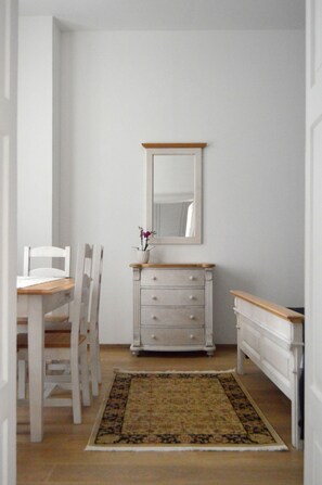 Apartment, 1 Queen Bed (White&Blue) - Guest House 1568 (Cluj-Napoca)