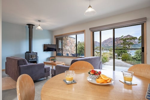 Feldspar (FS3) - Freycinet Holiday Houses