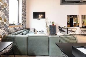 Living area - Hotel Central Lodge (Rome)