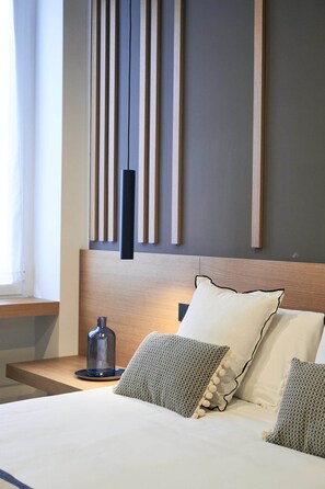 Down comforters, free WiFi, bed sheets - Hotel Central Lodge (Rome)