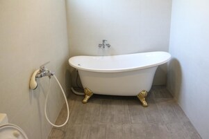 書桌、遮光布/窗簾、隔音、免費無線上網