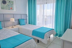 2 bedrooms, iron/ironing board, travel cot, free WiFi - T2 1º vista mar Galé, wifi, a/c, piscina, para a p (Albufeira)