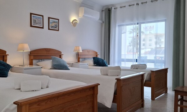 2 bedrooms, iron/ironing board, free WiFi, bed sheets - V2 Gathering-terraço,piscina,A/C,BBQ,Wifi a 800m p (Albufeira)
