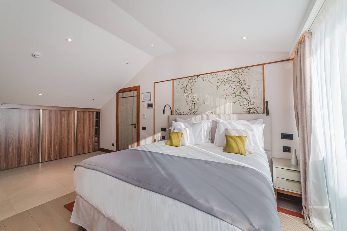 Junior Suite (Mansarda) | Premium bedding, minibar, in-room safe, blackout curtains