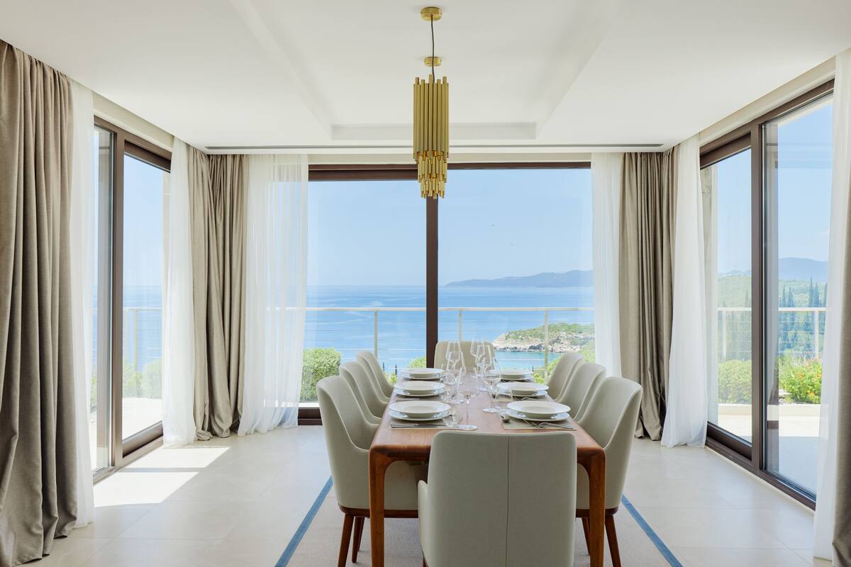 Deluxe Villa | Premium bedding, minibar, in-room safe, blackout curtains