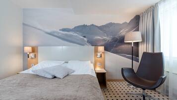 Minibar, skrivebord, strykejern/-brett og wi-fi (inkludert)