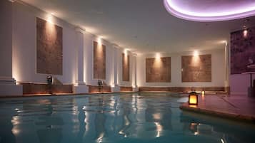 Couples treatment rooms, sauna, hot tub, steam room, body treatments