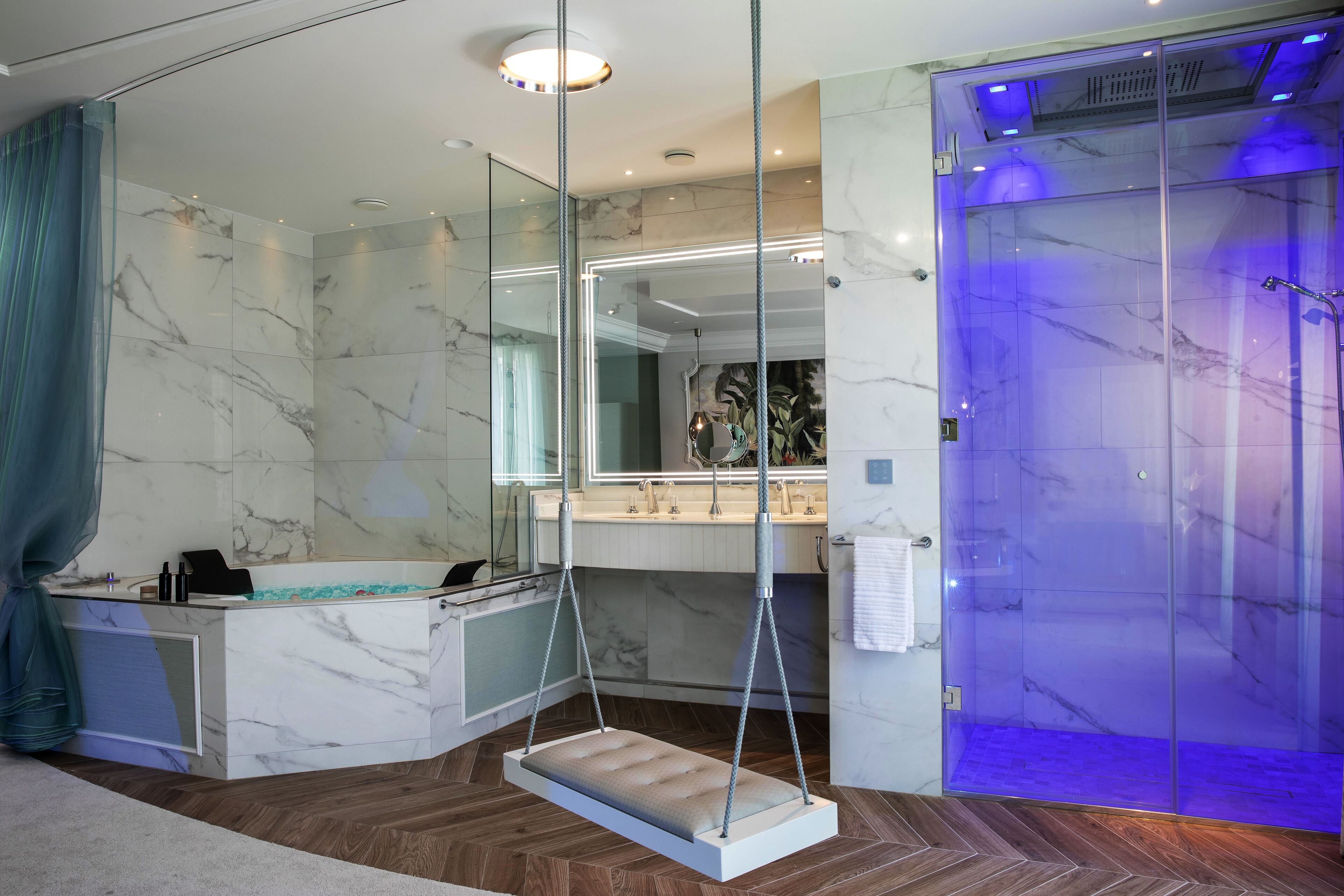 Luxury Extravagante Room | Premium bedding, in-room safe, blackout drapes, soundproofing