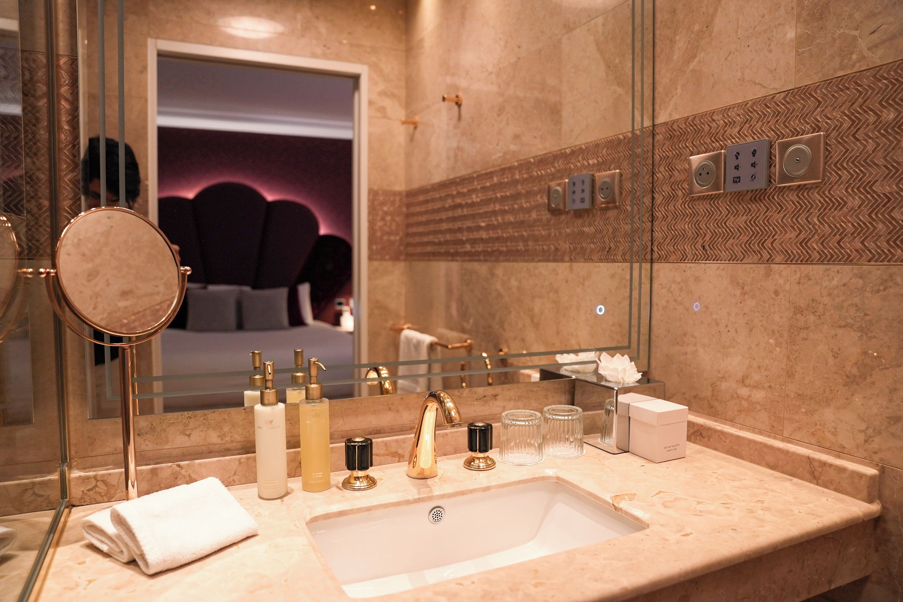 Paris j'Adore Hotel & Spa - Check Reviews 2026 - Expedia
