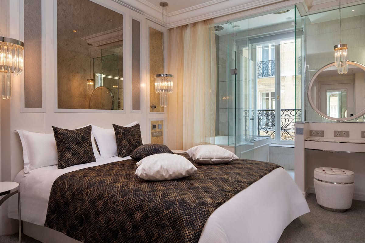 Classic Elegante Room | Premium bedding, pillowtop beds, minibar, in-room safe