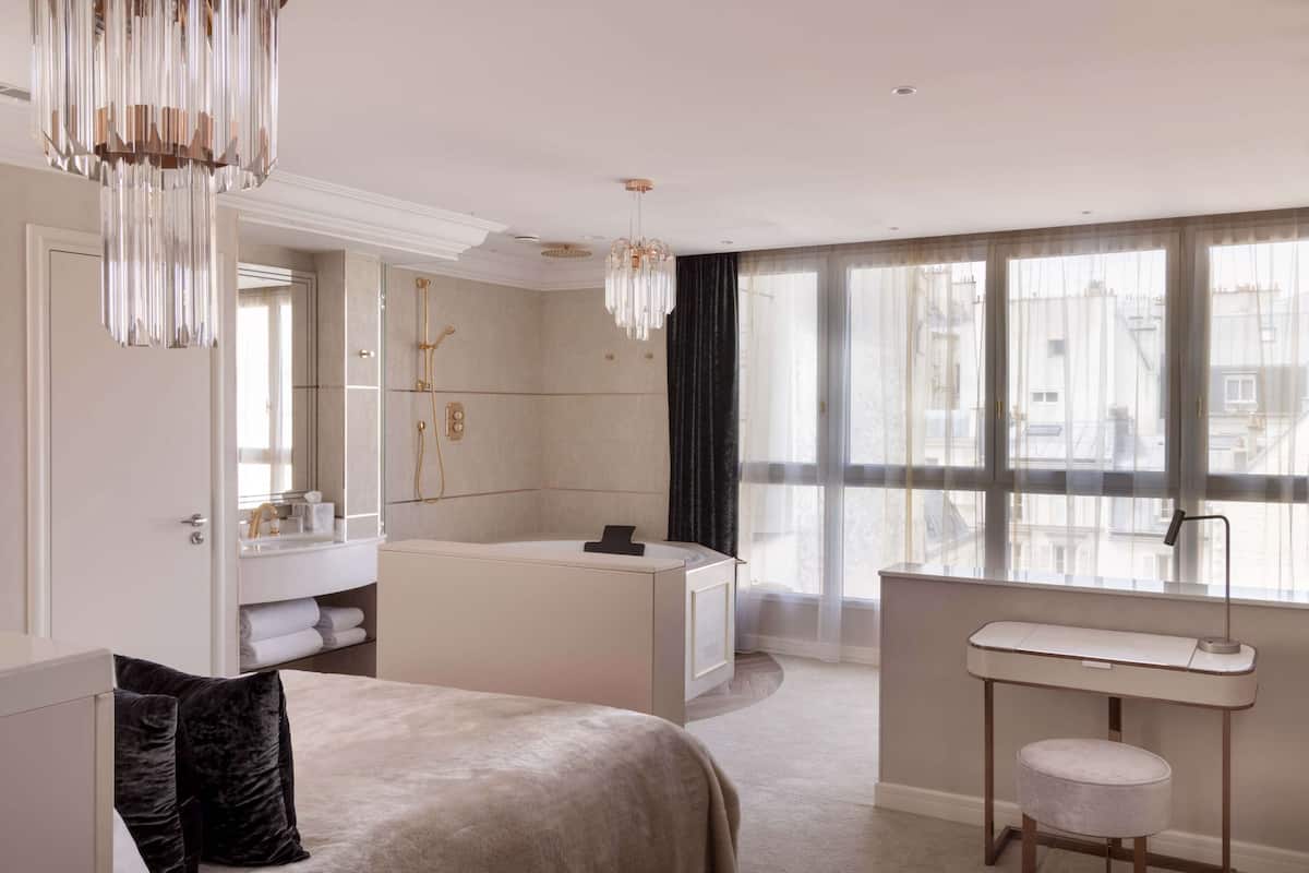 Sublime Prestige Room | Premium bedding, pillowtop beds, minibar, in-room safe