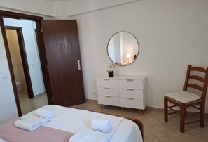 2 bedrooms, iron/ironing board, travel crib, free WiFi