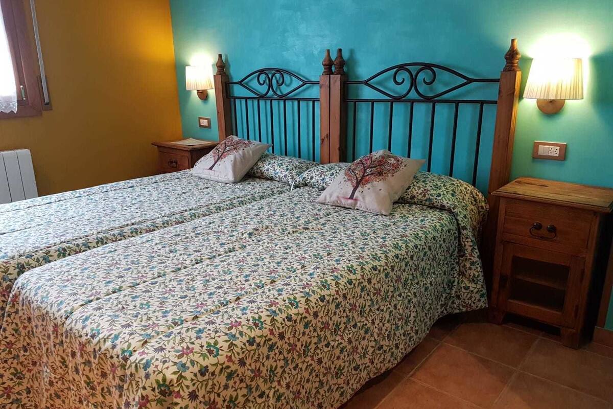 Double Room, Garden View (Margarita) | Desk, iron/ironing board (on request), rollaway beds (surcharge)