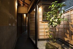 Prevate Vacathion Home (Country designated cultural property) | Garden