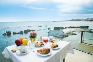 Daily buffet breakfast for a fee - Re Dionisio Luxury Suites (Syracuse)