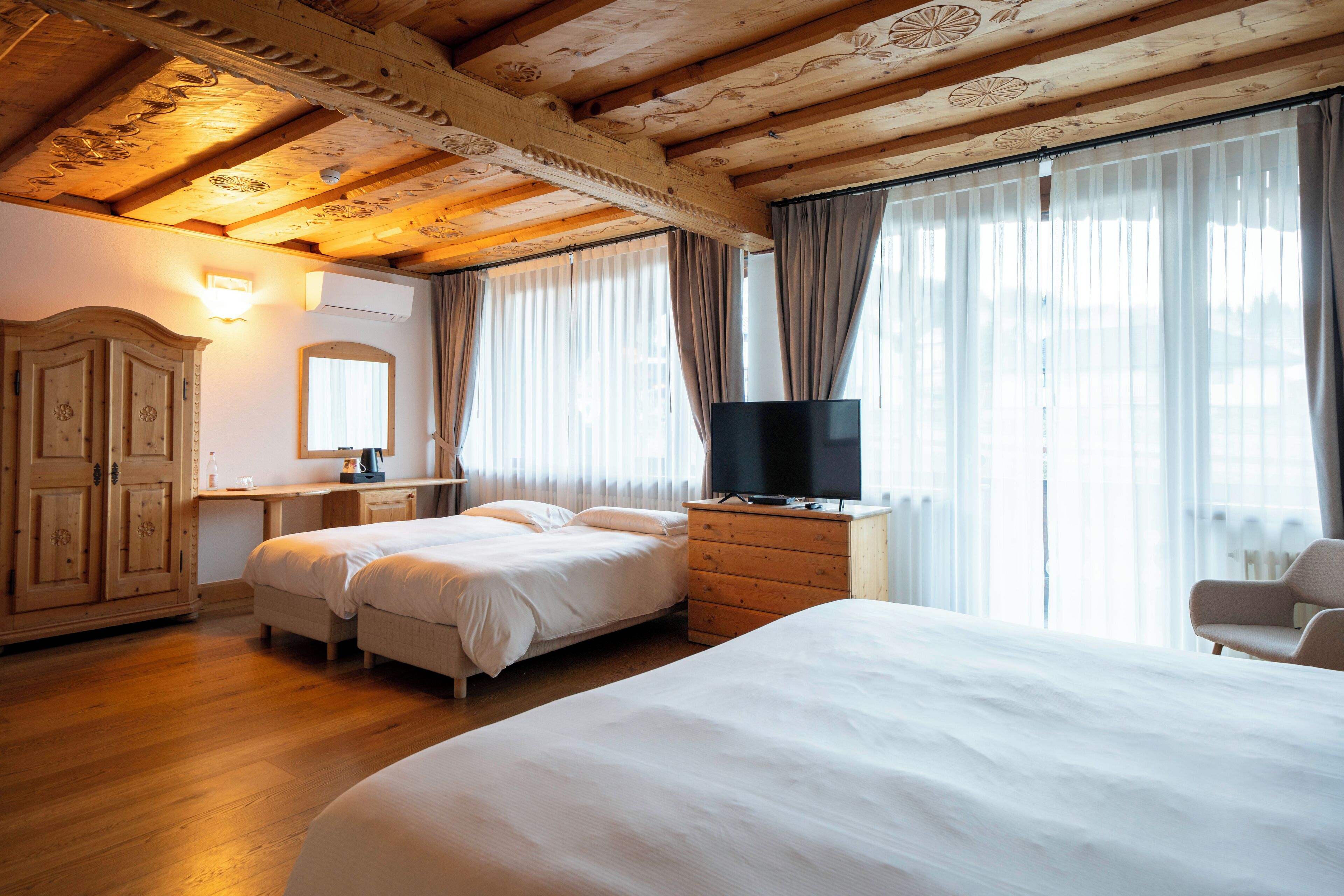 Minibar, in-room safe, free cots/infant beds, free WiFi