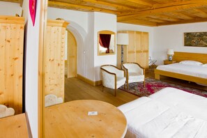 Suite, 1 Queen Bed, Terrace | In-room safe, free cribs/infant beds, free WiFi - Hotel Edelhof (Tarvisio)