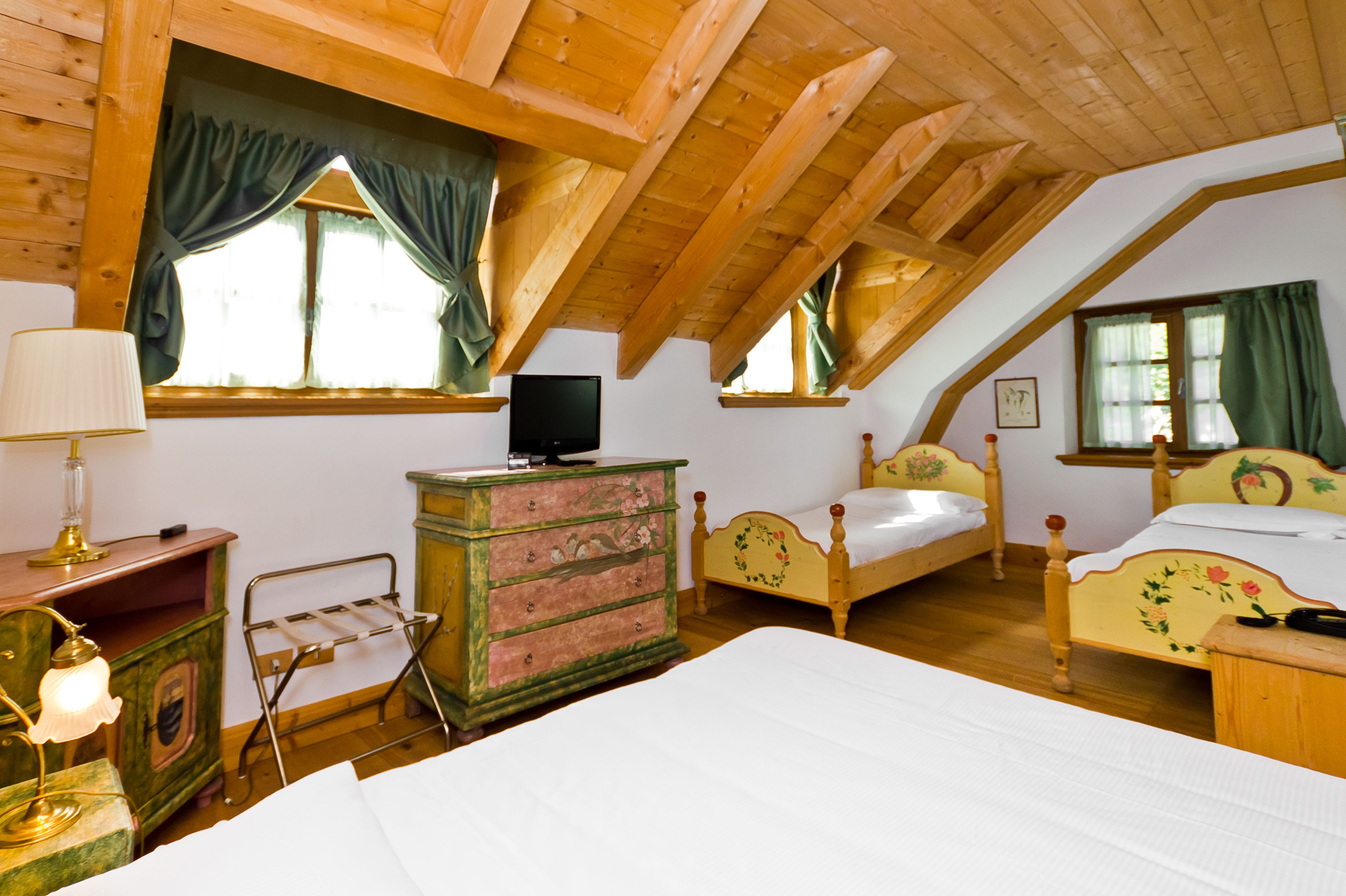 family room, multiple beds | in-room safe, free cots/infant beds, free wifi