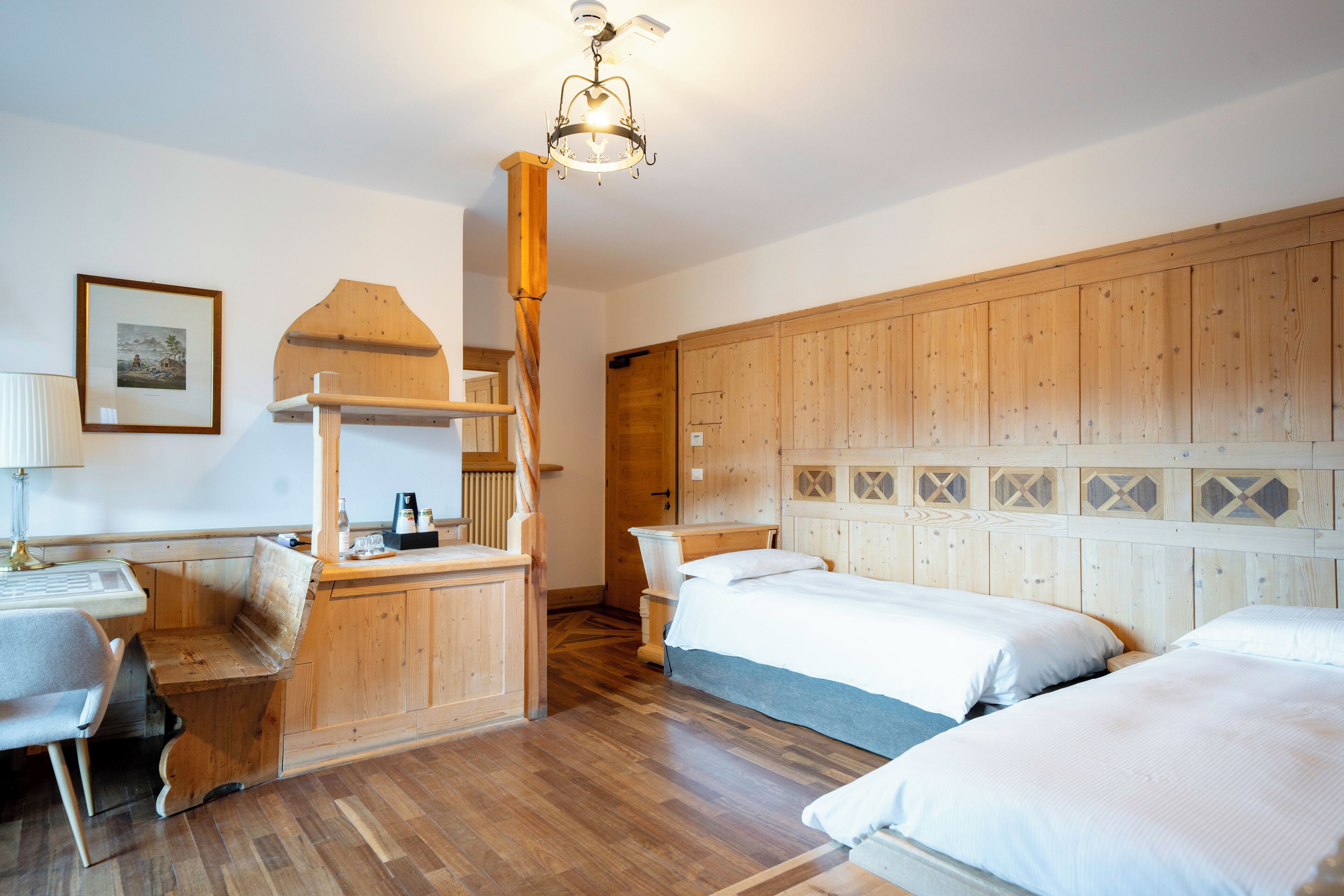 Phòng Suite, 1 giường cỡ queen, hiên | Minibar, két bảo mật tại phòng, nôi (giường cho trẻ sơ sinh) miễn phí 