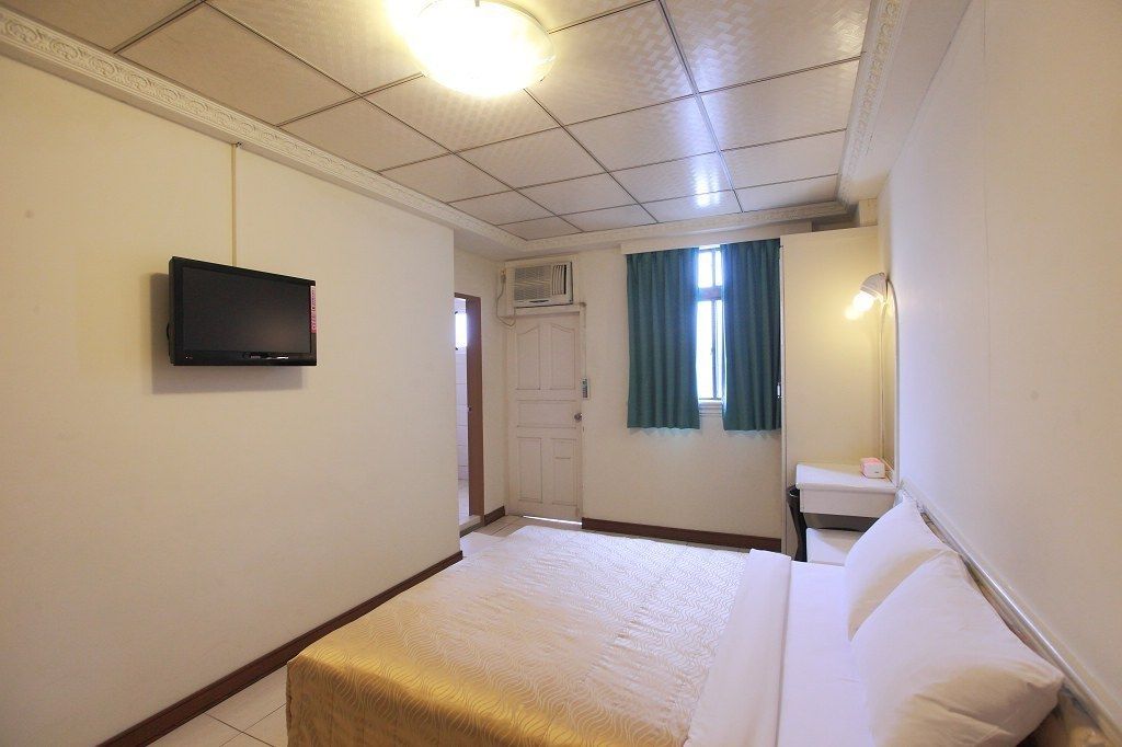 standard double room, 1 double bed | desk, blackout curtains, free wifi, bed sheets