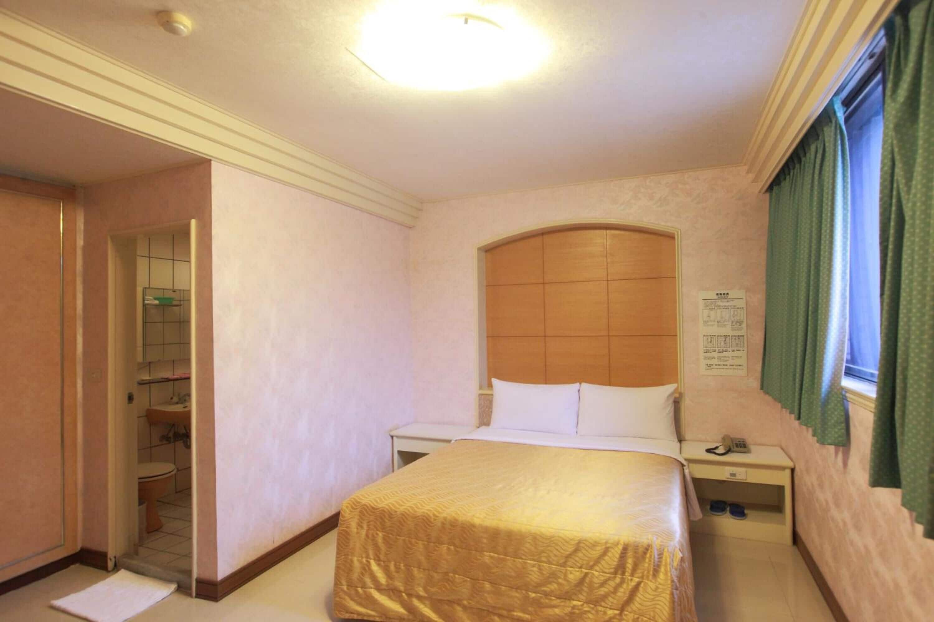 desk, blackout curtains, free wifi, bed sheets