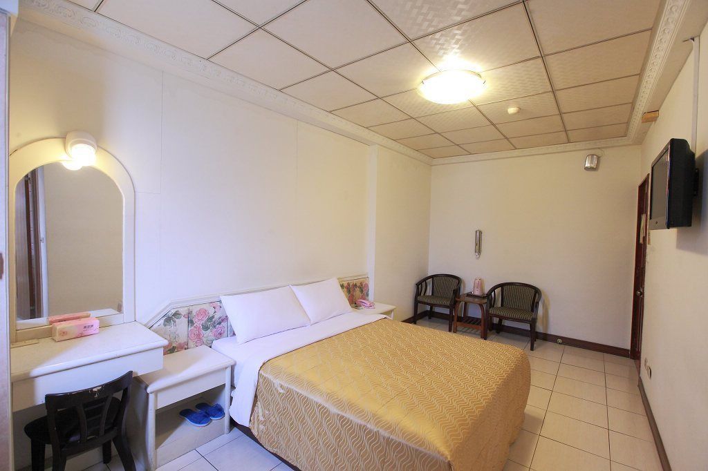 standard double room, 1 double bed | desk, blackout curtains, free wifi, bed sheets