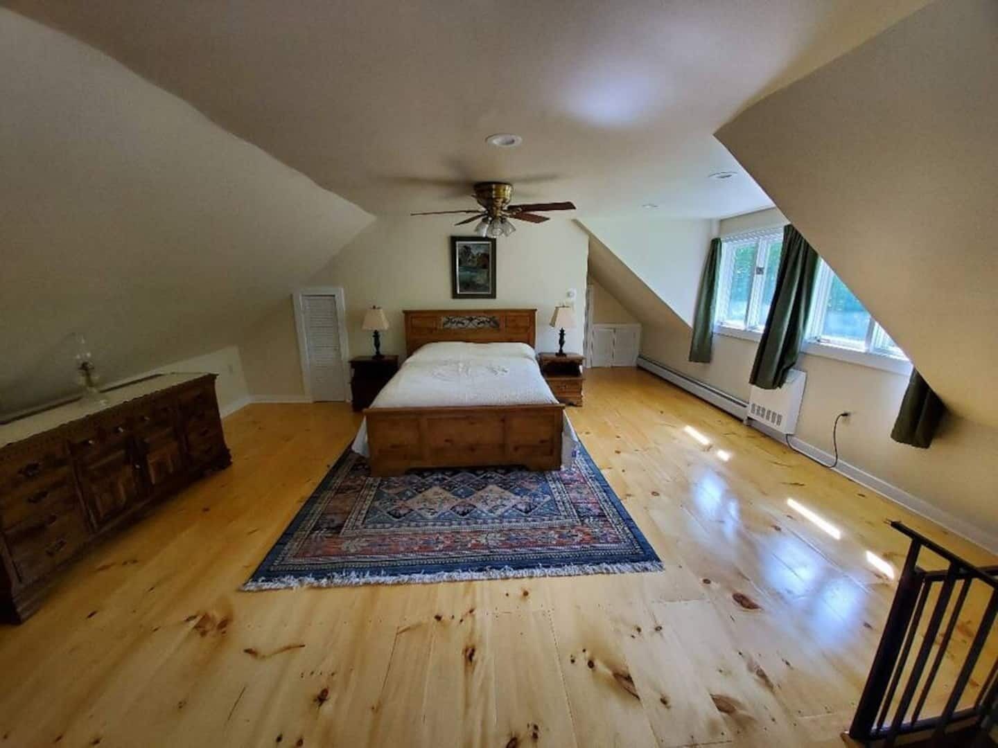 5 slaapkamers, een strijkplank/strijkijzer, gratis wifi, beddengoed