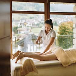 Couples treatment room(s), sauna, hot tub, steam room, body treatments