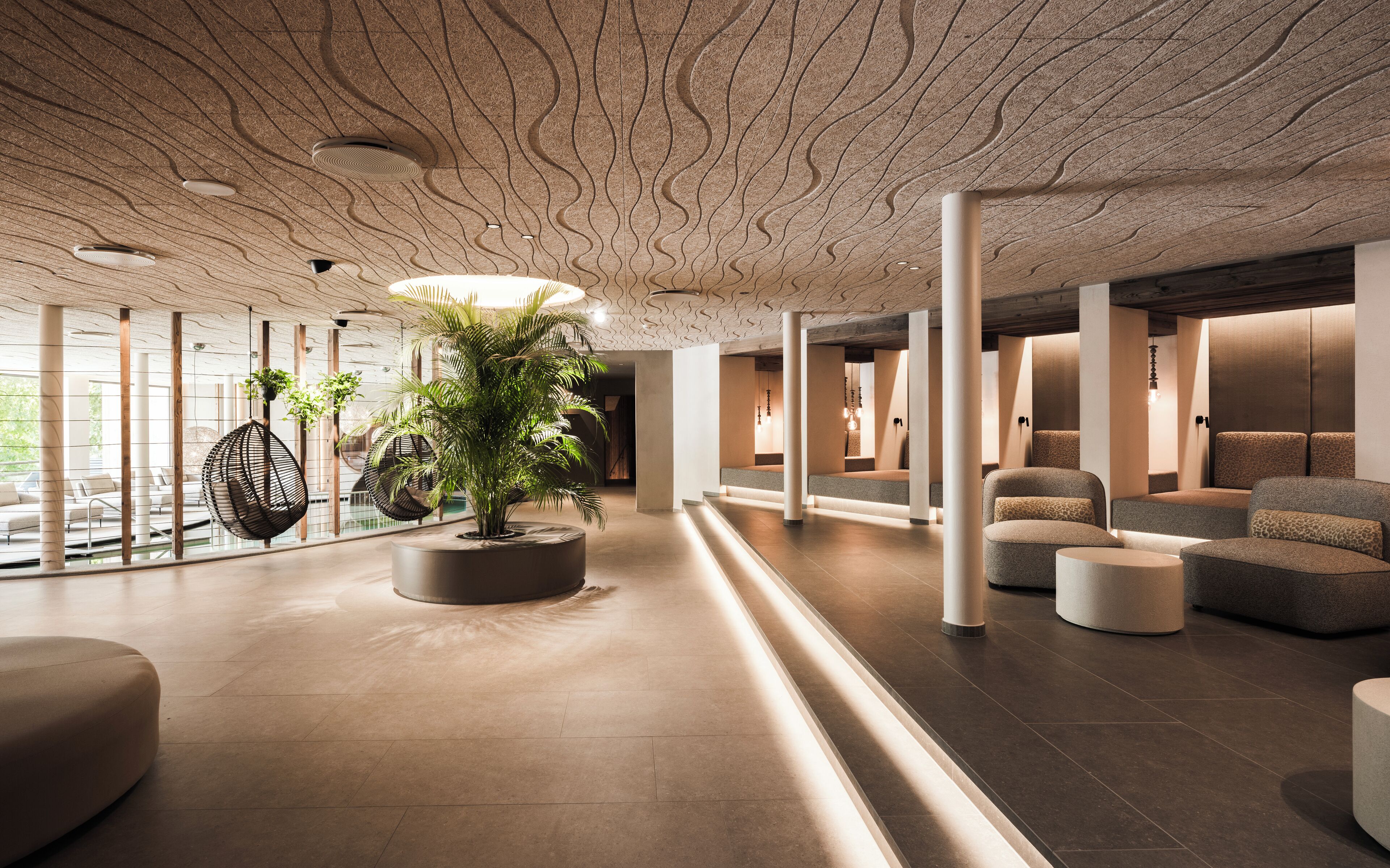 Couples treatment room(s), sauna, hot tub, steam room, body treatments