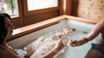 Couples treatment room(s), sauna, hot tub, steam room, body treatments