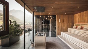 Couples treatment room(s), sauna, hot tub, steam room, body treatments