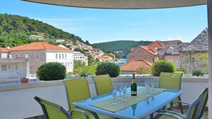 Appartement, 3 slaapkamers, uitzicht op zee | Terras