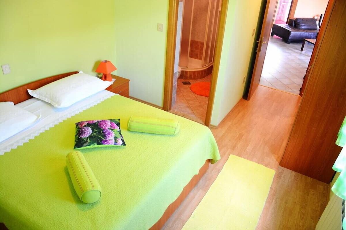 Apartment, 3 Bedrooms, Terrace