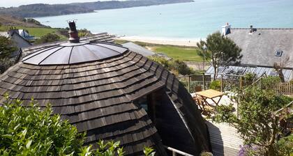 Original round wood house T3 sea view