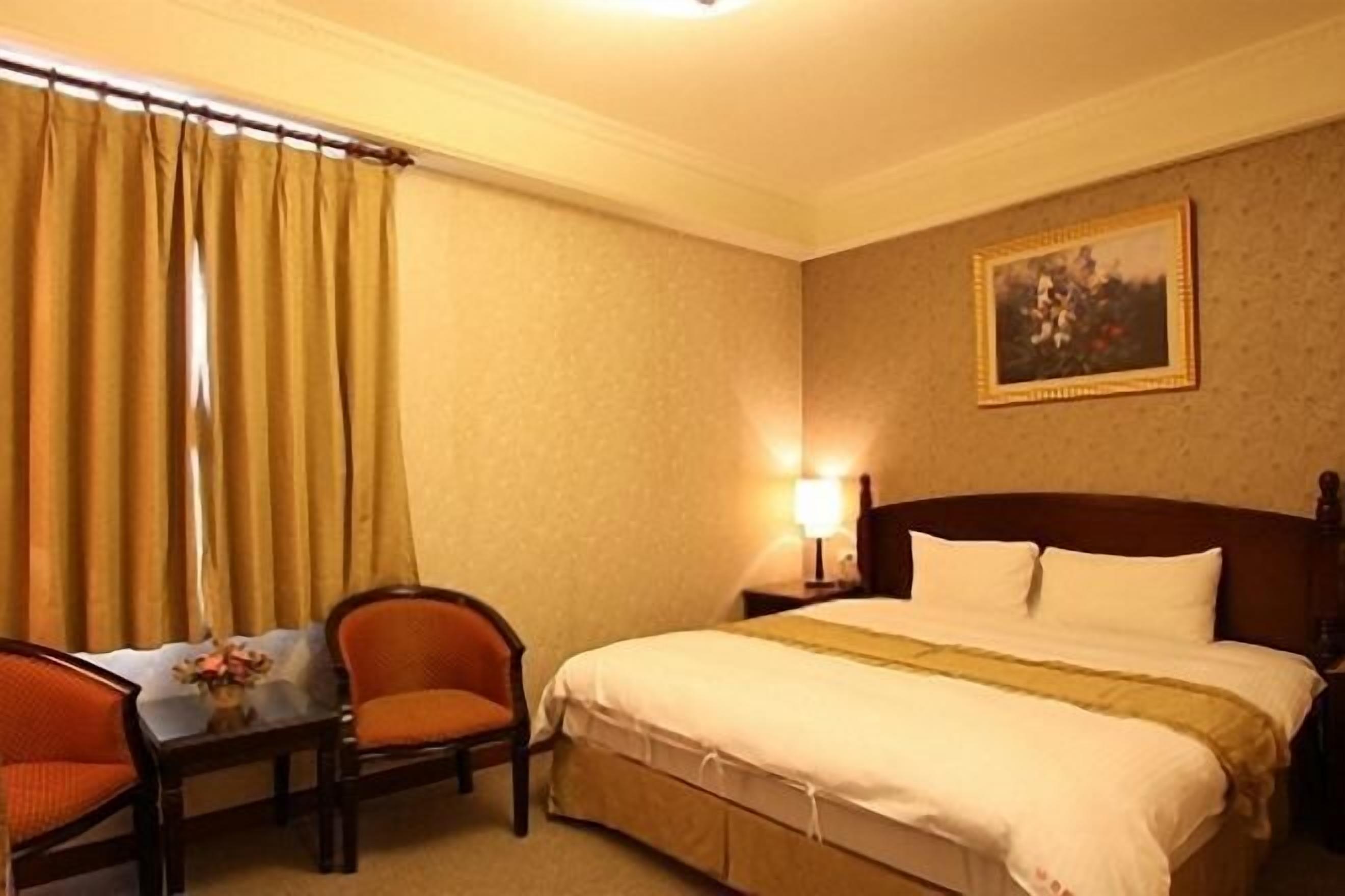 办公桌、遮光窗帘、隔音、免费 WiFi