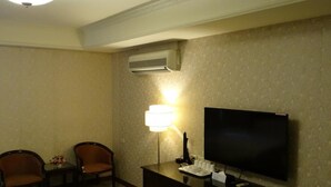 Familierom | Skrivebord, blendingsgardiner, lydisolert og wi-fi (inkludert)