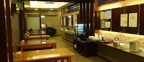 Free daily buffet breakfast 