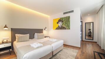 Dobbeltrom – standard, 2 enkeltsenger | Minibar, safe på rommet, skrivebord og blendingsgardiner