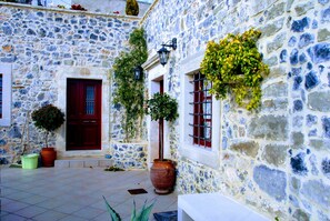 Front of property - Villa Rosa (Ierapetra)