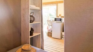 Bungalow | Bếp nhỏ riêng | Dụng cụ pha cà phê/trà, tủ lạnh, lò vi sóng, bếp nấu 