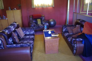 TV, fireplace, DVD player, books - Enjoy the stunning and peaceful landscape (Pokhara)