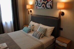 Superior Room, 1 Queen Bed (Love & Style Room) | In-room safe, desk, iron/ironing board, free WiFi - B&B Fine Venice (Mestre)
