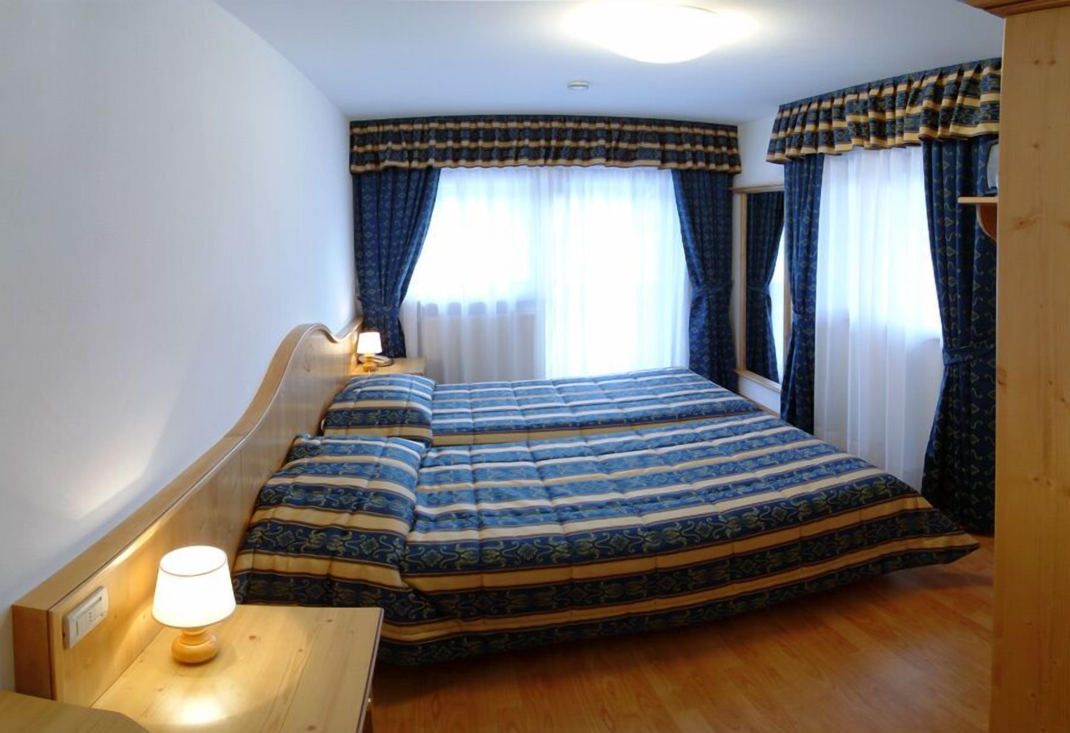 cots/infant beds, free wifi, bed sheets