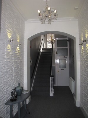 Hallway - Ashmira Guest House (Weymouth)
