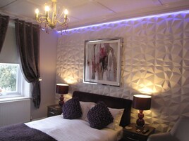 Luxury Double Room, 1 Queen Bed, Garden View | Individually decorated, individually furnished, desk, blackout drapes