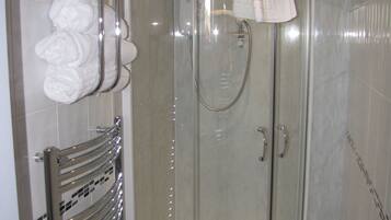 Shower kamar mandi