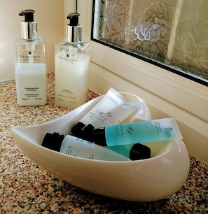 Bathroom - Grove House B & B (York)