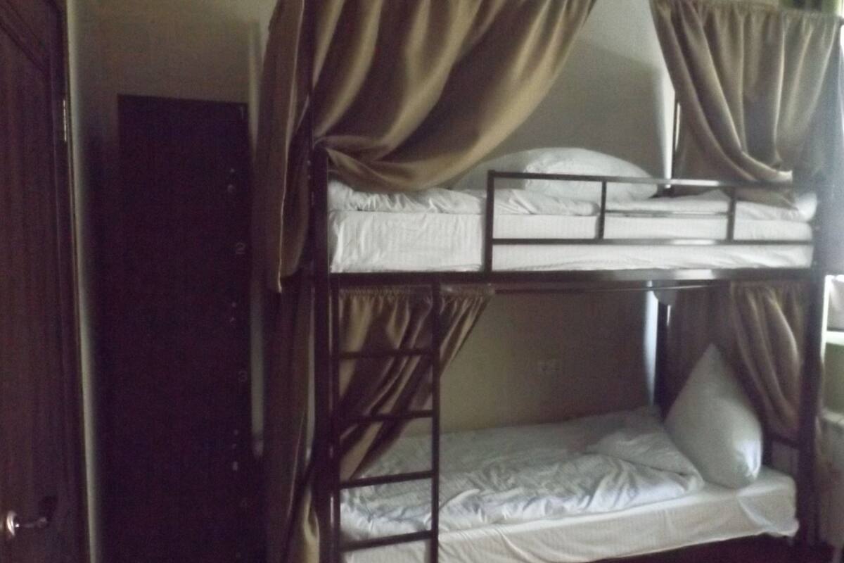 Shared Dormitory, Men only (6 guests)